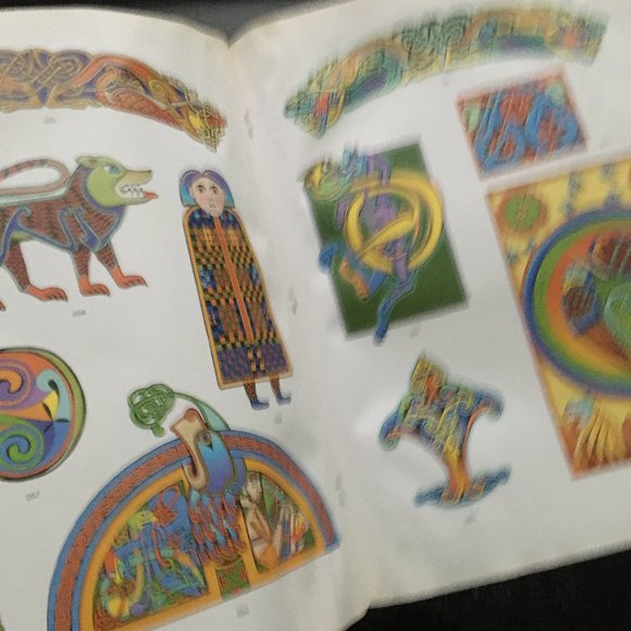 Full-Color Celtic Designs CD-ROM and Book - Picture 10 of 10